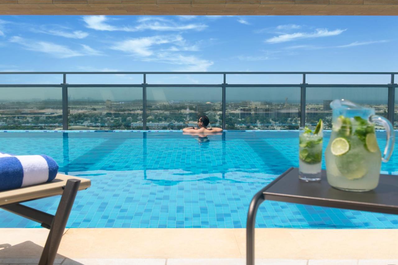 होटल Swissotel Living 5*